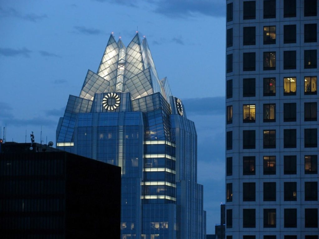 austin-in-blue